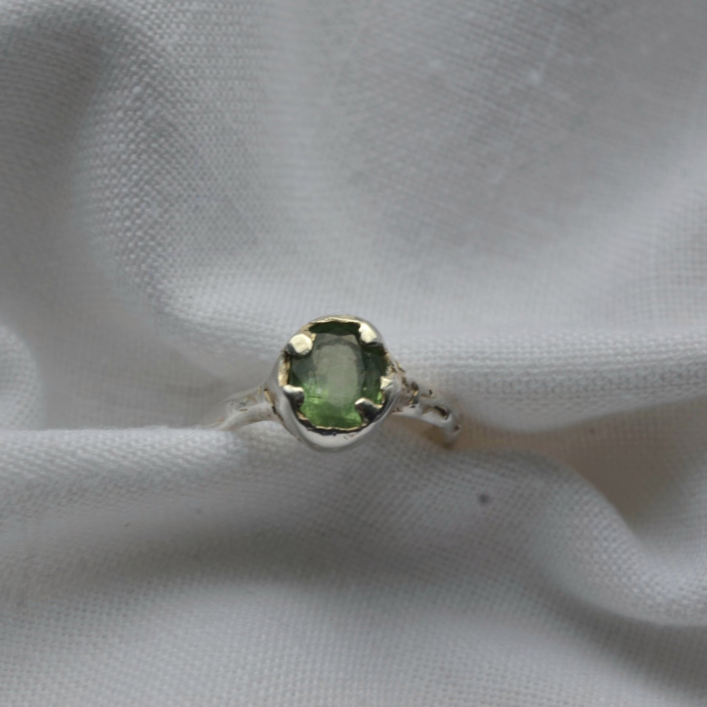 Serpentine ring