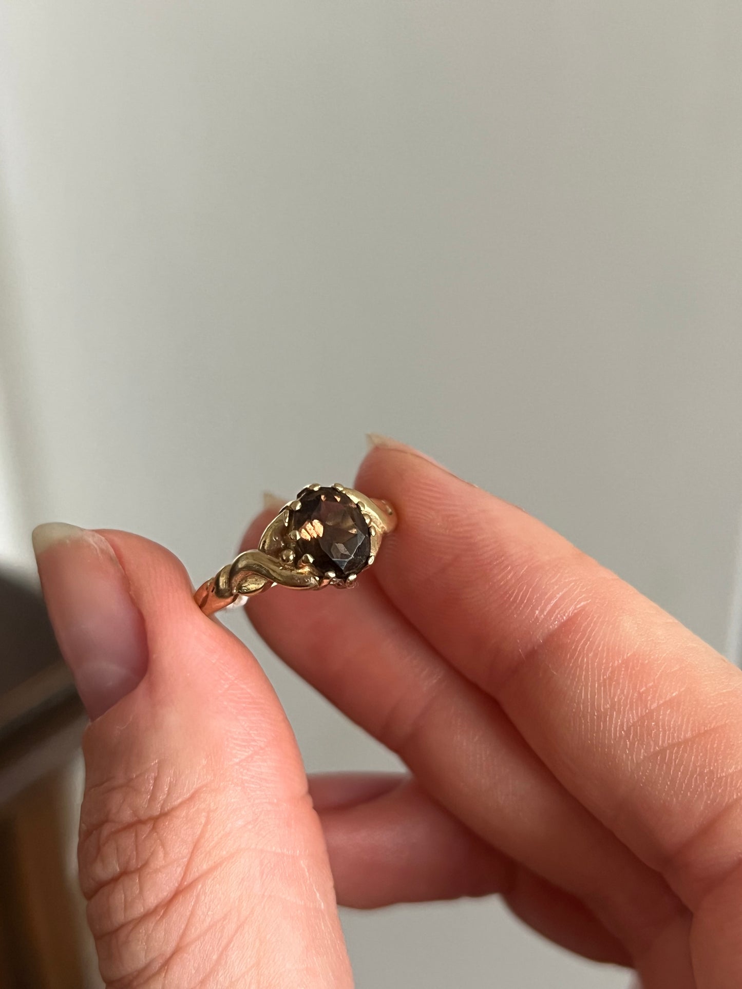 Smokey quartz 9ct gold ring