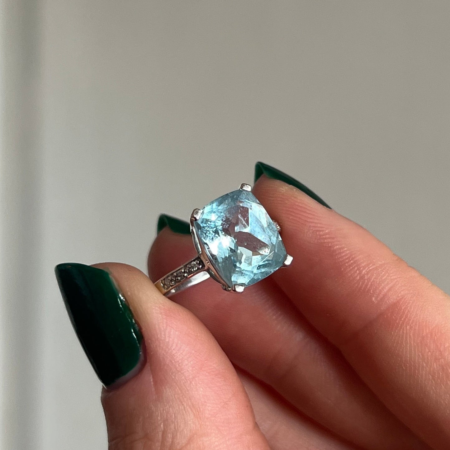 Topaz & diamond cocktail 9ct white gold ring
