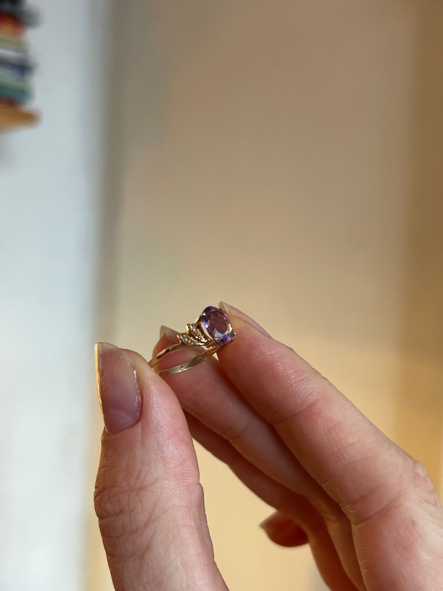 Amethyst & diamond 9ct gold ring