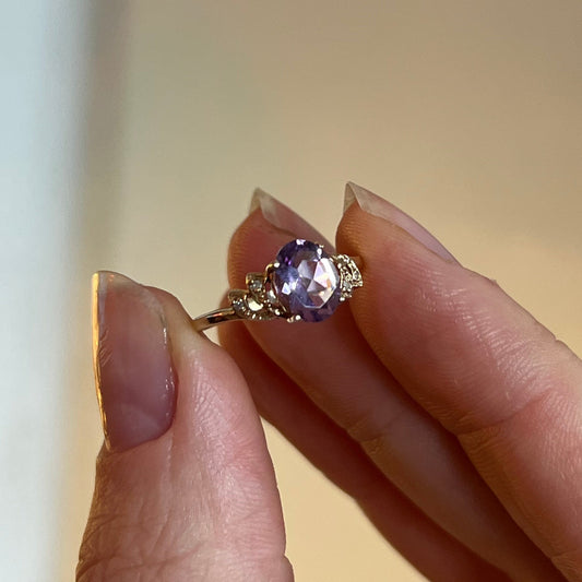 Amethyst & diamond 9ct gold ring