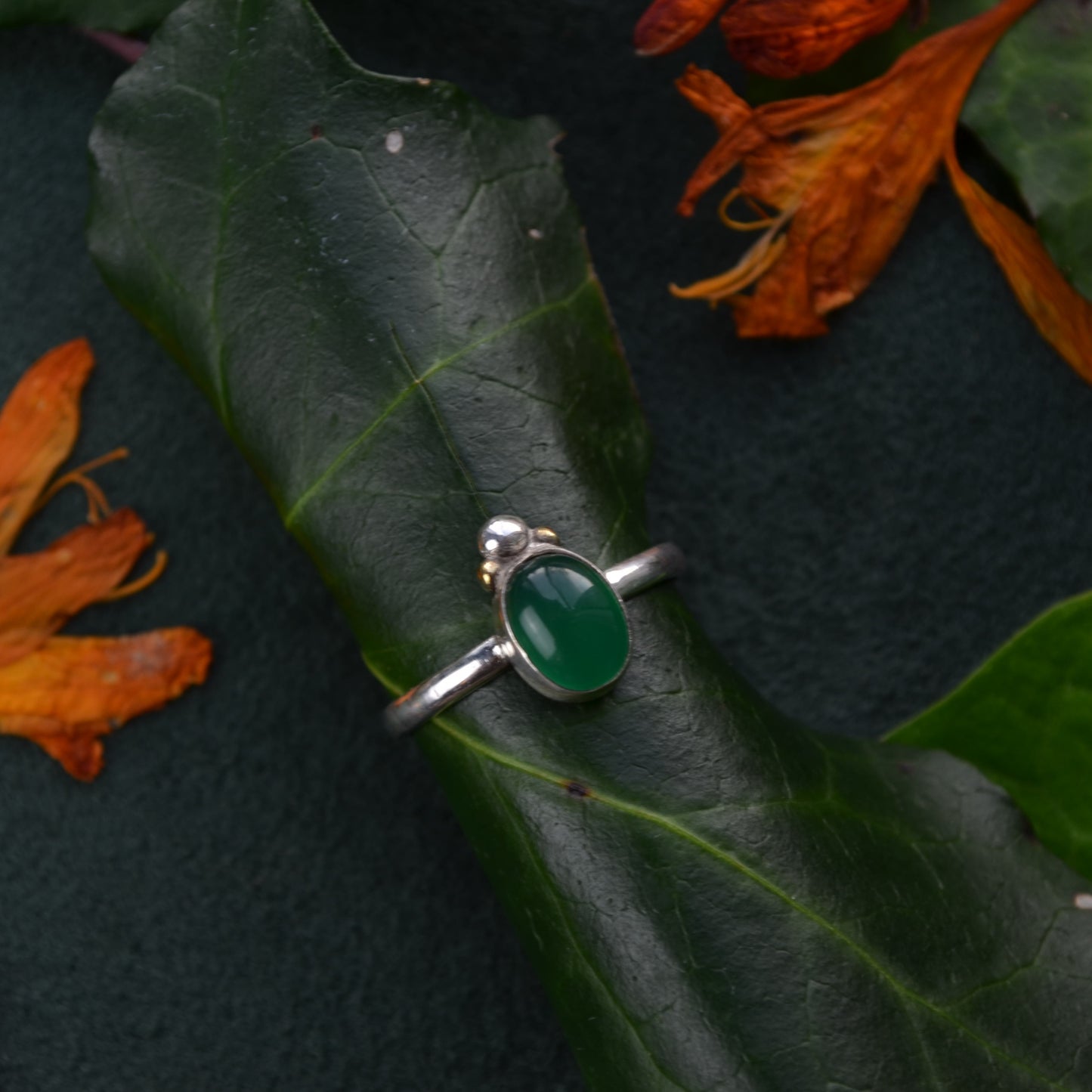 Princess gold green agate ring