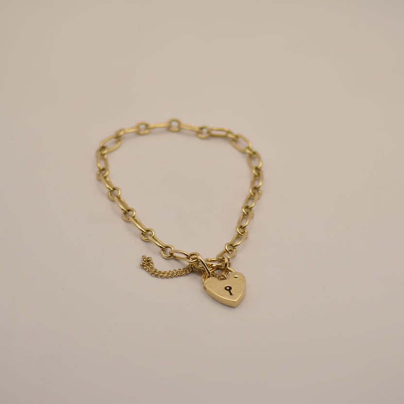 Heart lock figaro bracelet 9ct gold