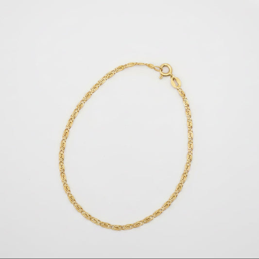 Delicate wheat chain bracelet in 18ct gold
