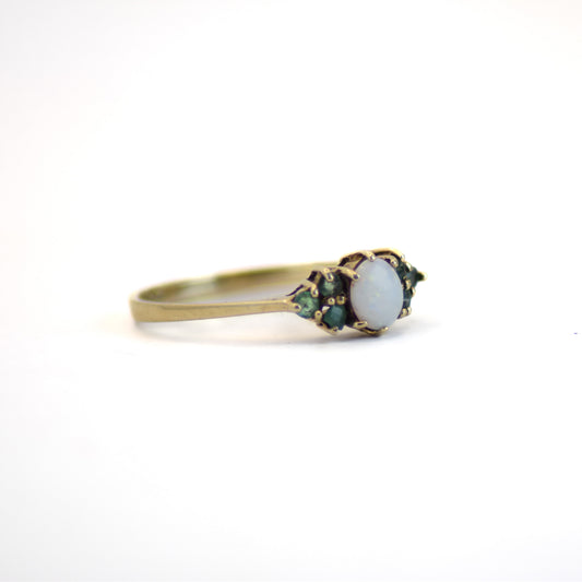Opal and emerald 9ct gold ring