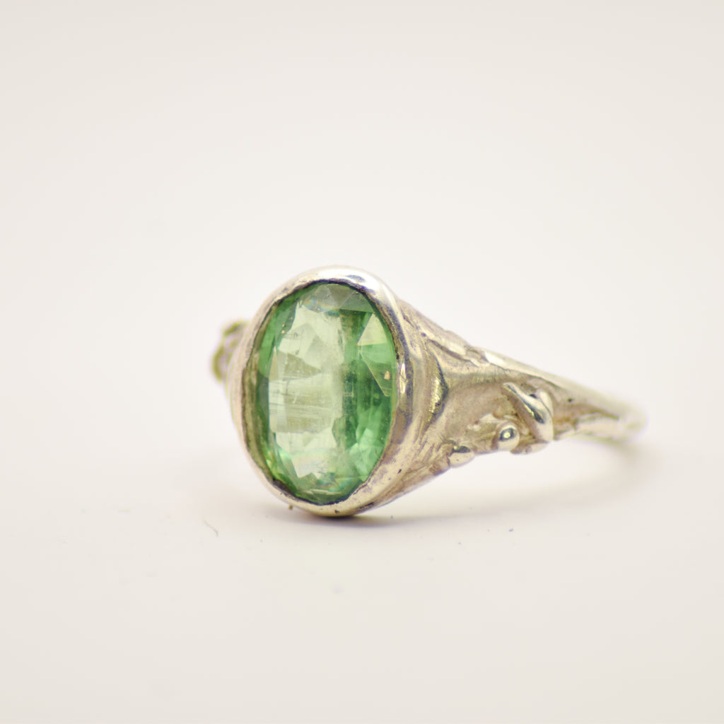 Green kyanite seaweed ring