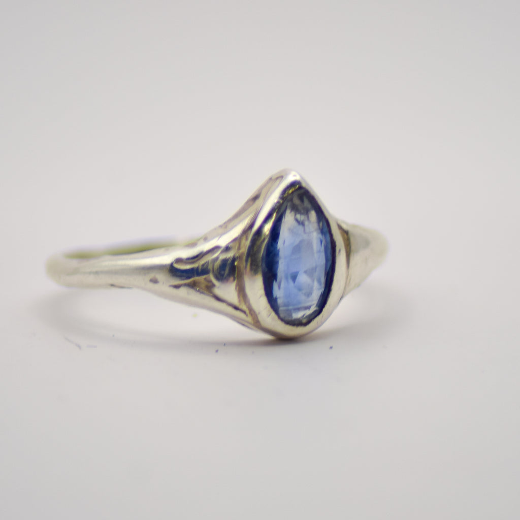 Kyanite crown ring