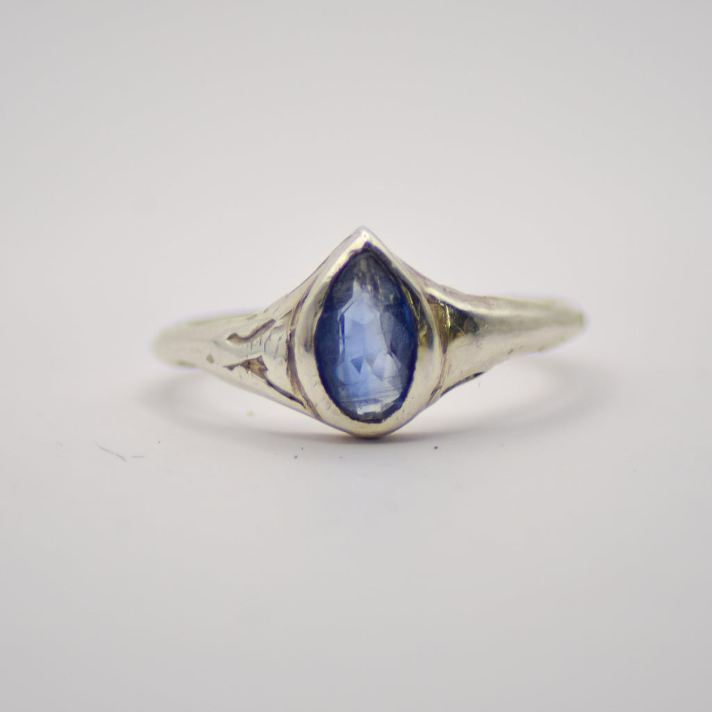 Kyanite crown ring