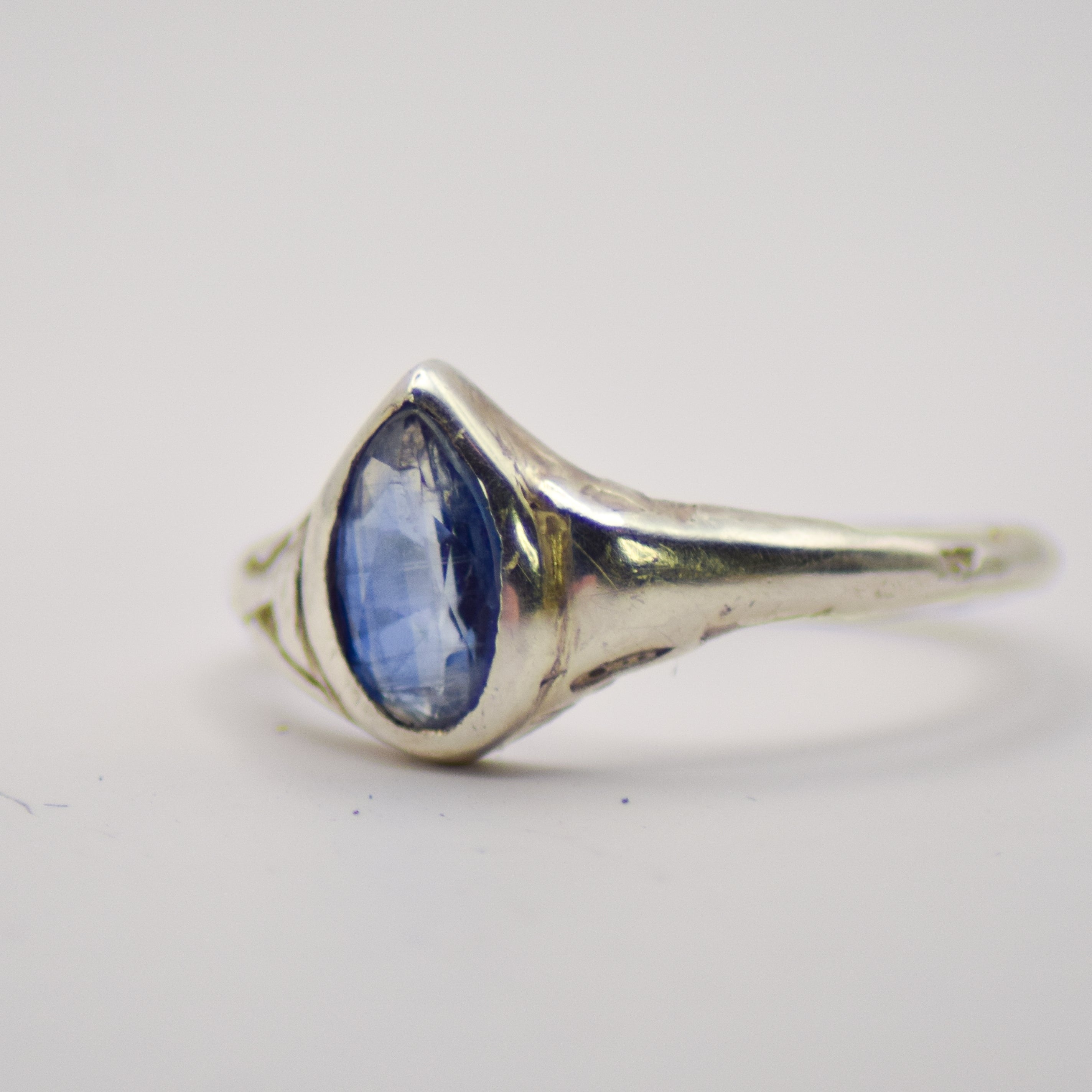Kyanite crown ring