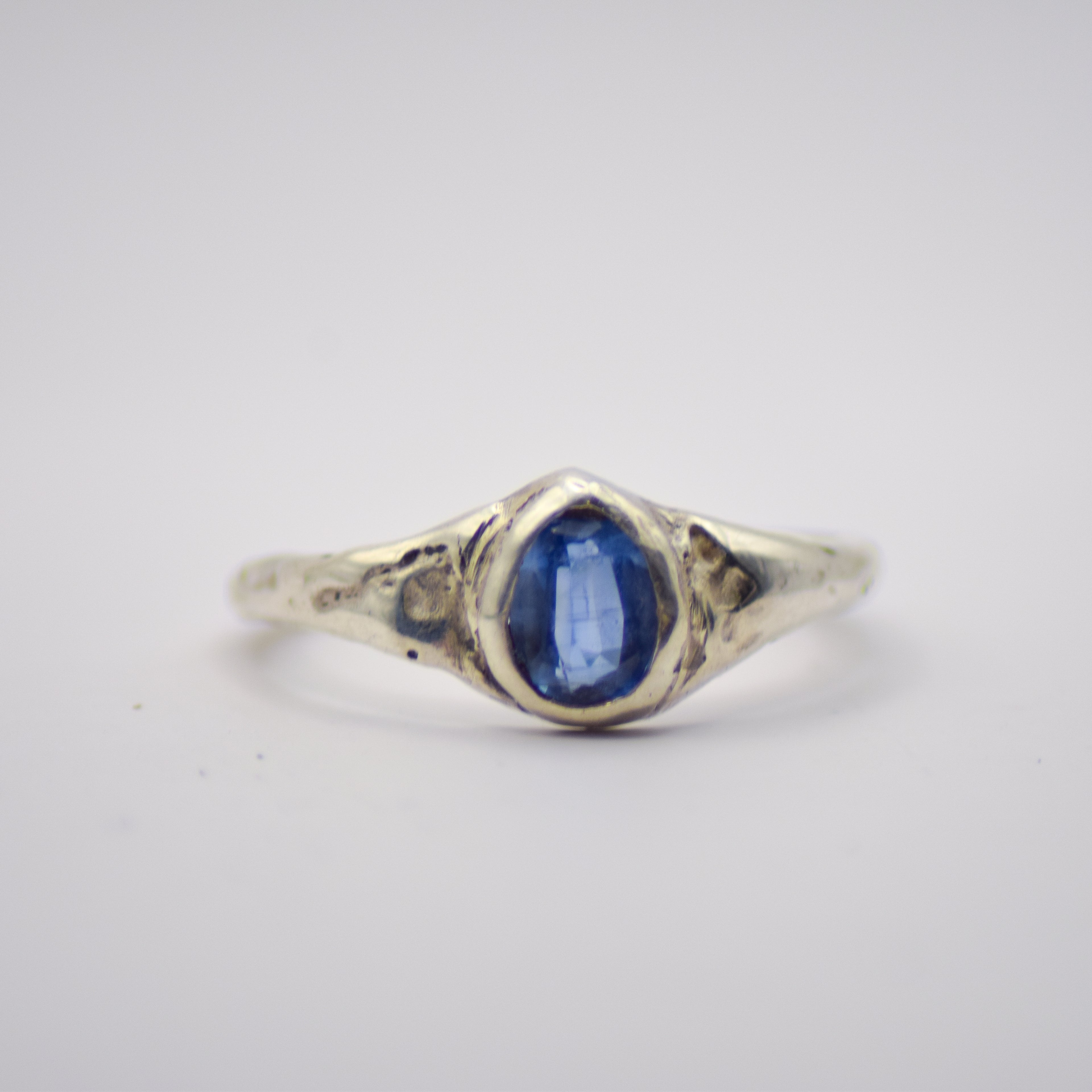 Small kyanite crown ring