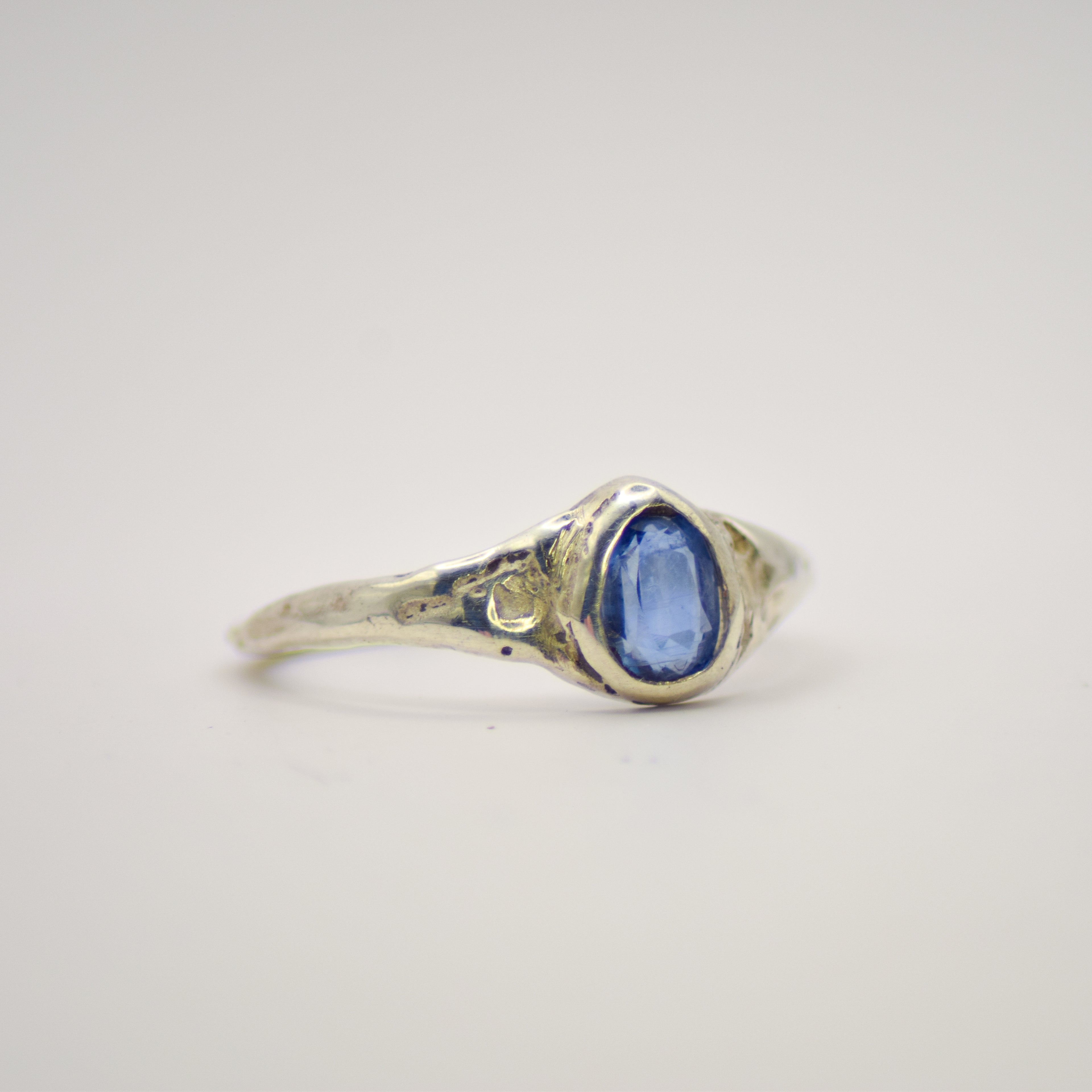 Small kyanite crown ring
