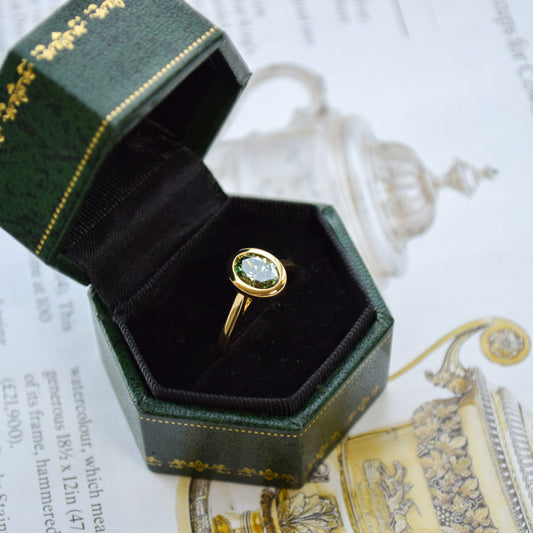 Vivid green diamond 18ct yellow gold ring