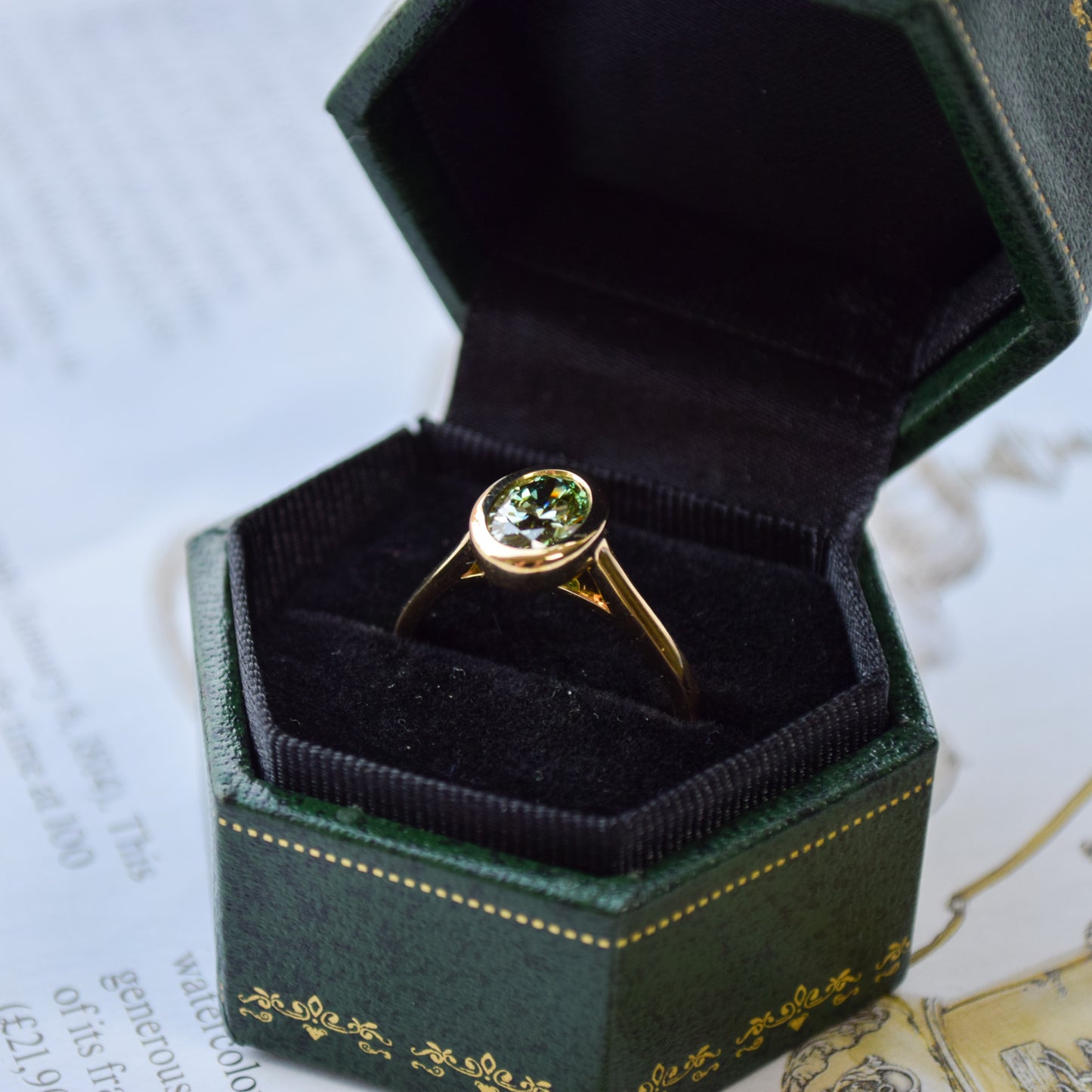 Vivid green diamond 18ct yellow gold ring