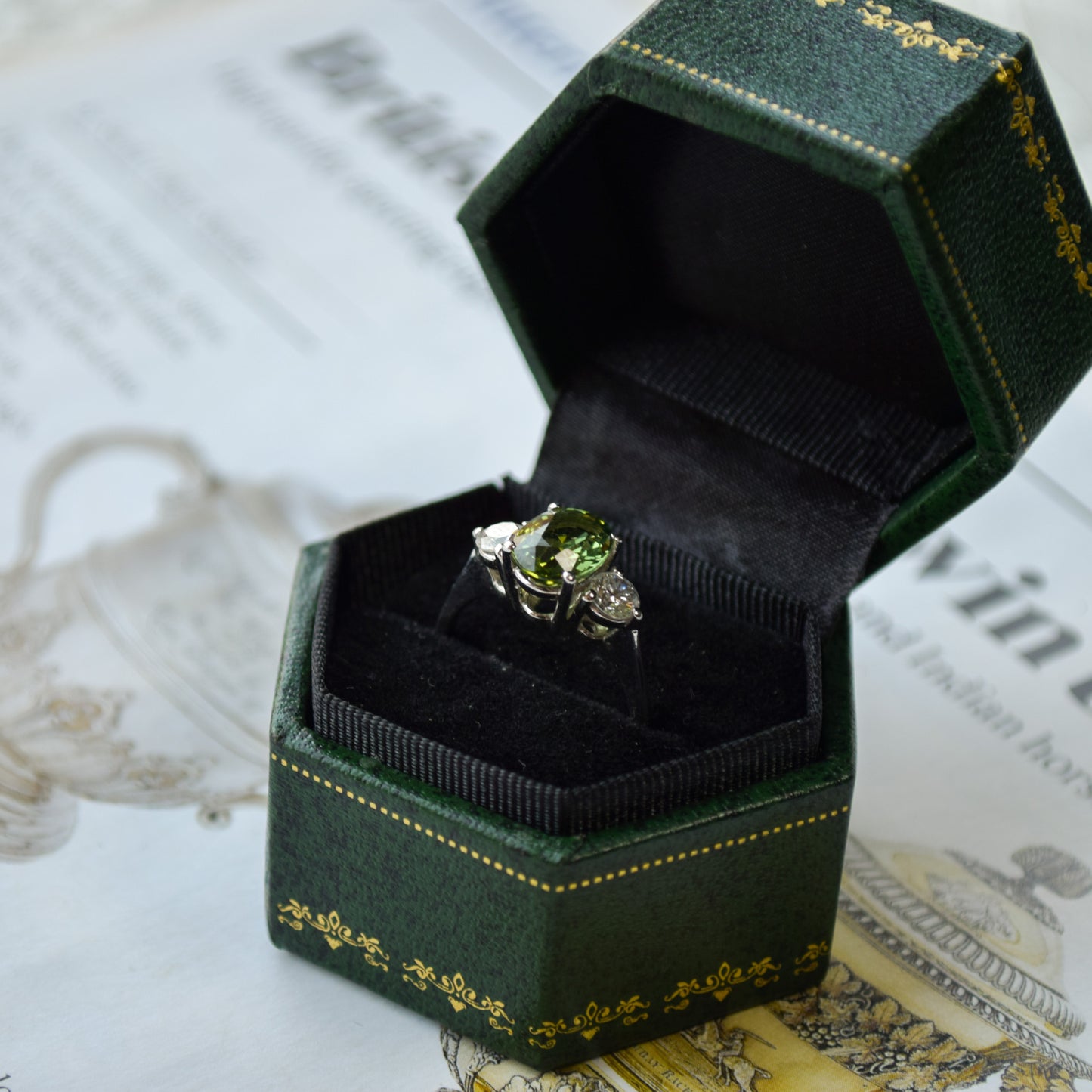 Montana sapphire 18ct white gold ring