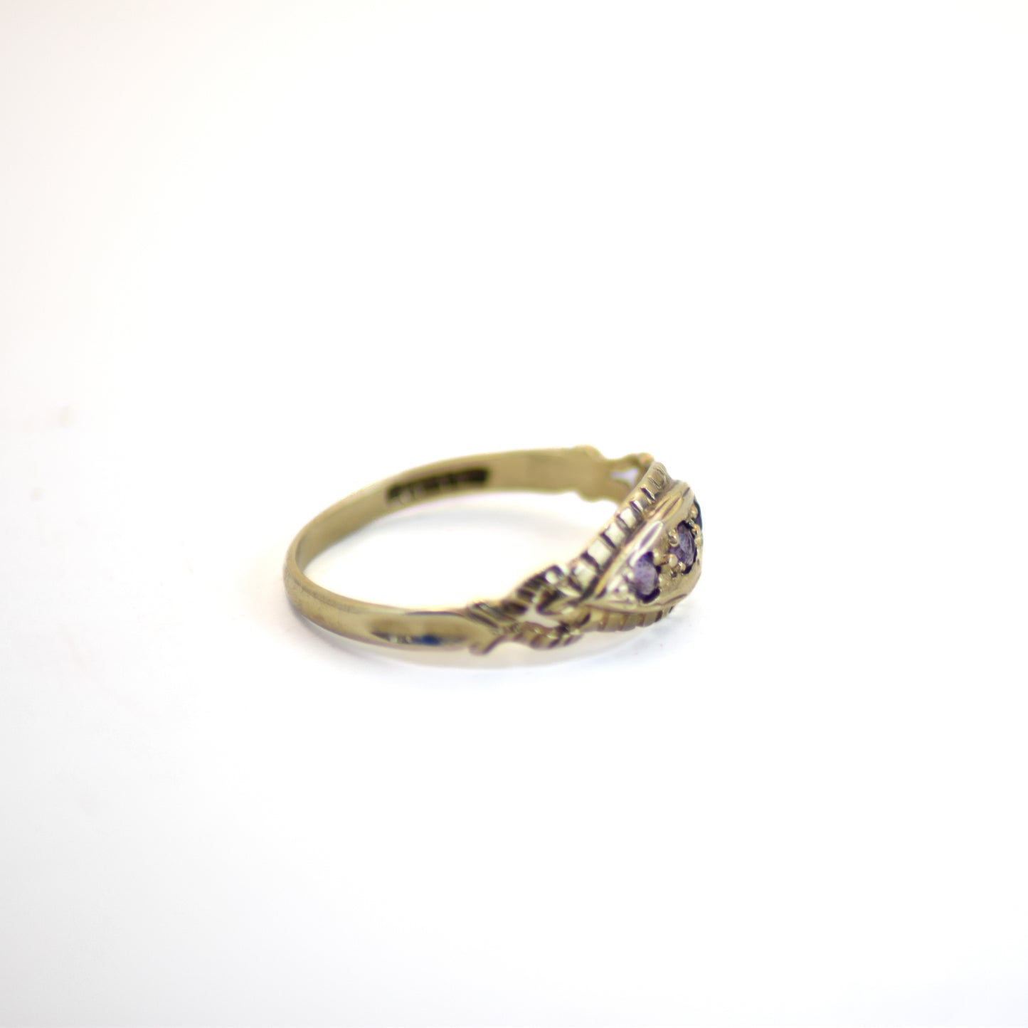 9ct gold amethyst boat ring