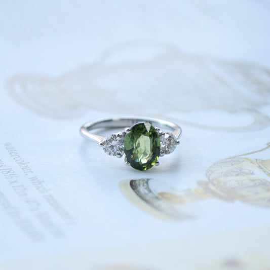 Montana sapphire 18ct white gold ring