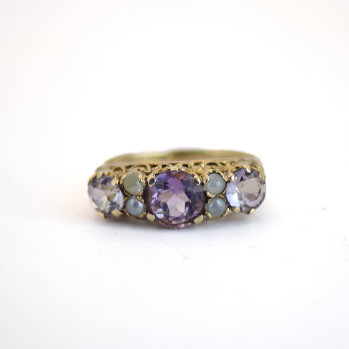 Antique Victorian amethyst & pearl 9ct gold ring