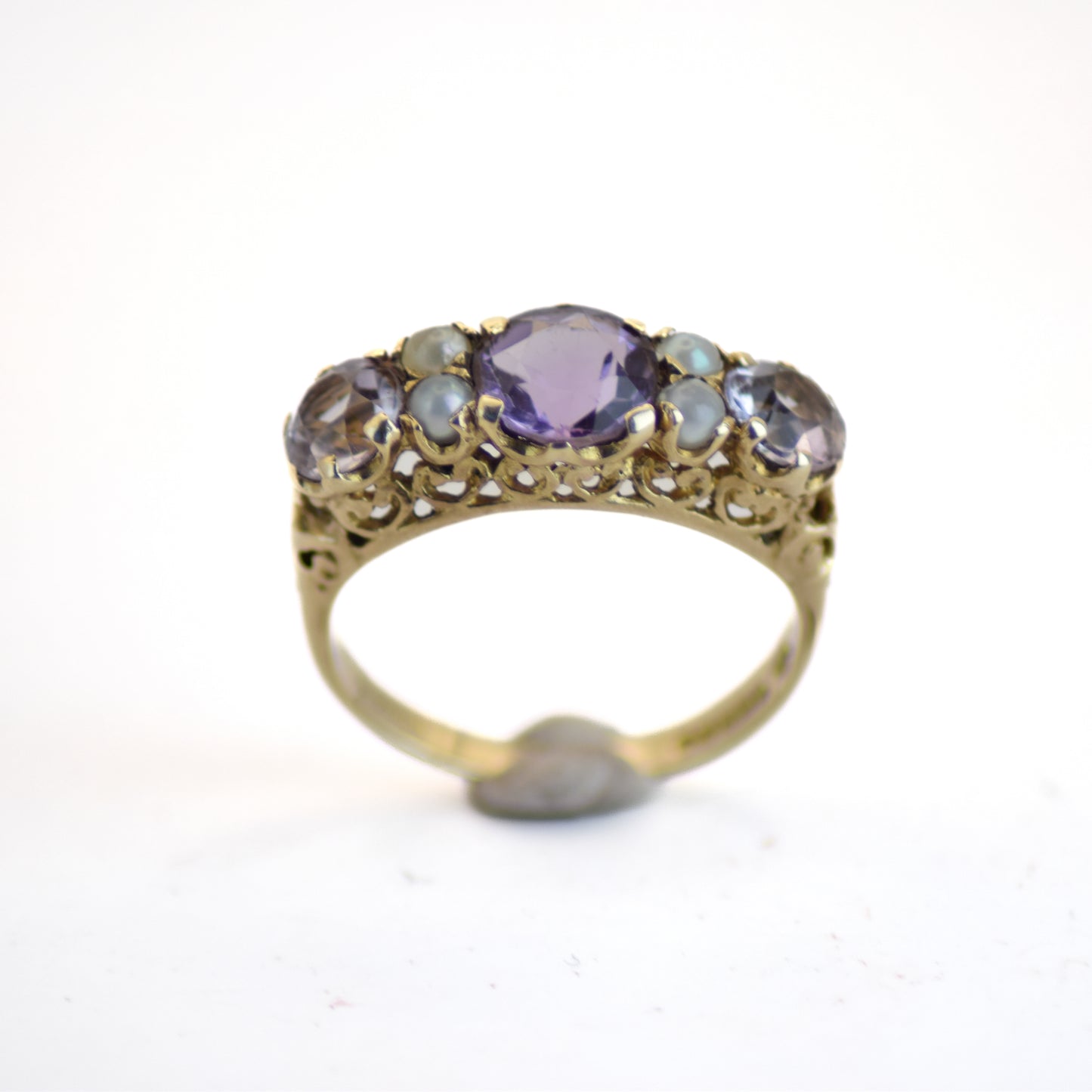 Antique Victorian amethyst & pearl 9ct gold ring