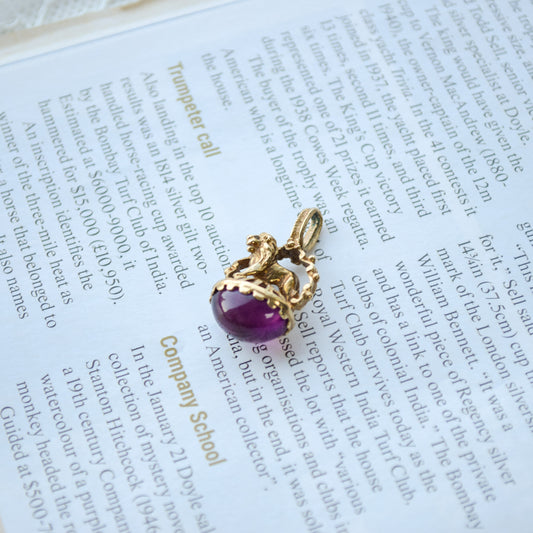 Amethyst lion fob in 9ct gold