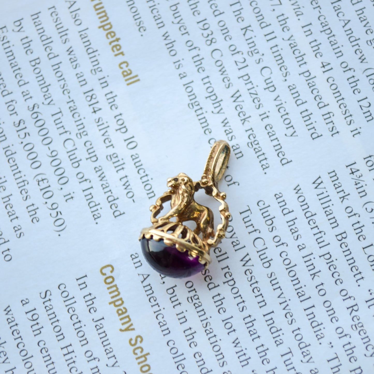 Amethyst lion fob in 9ct gold
