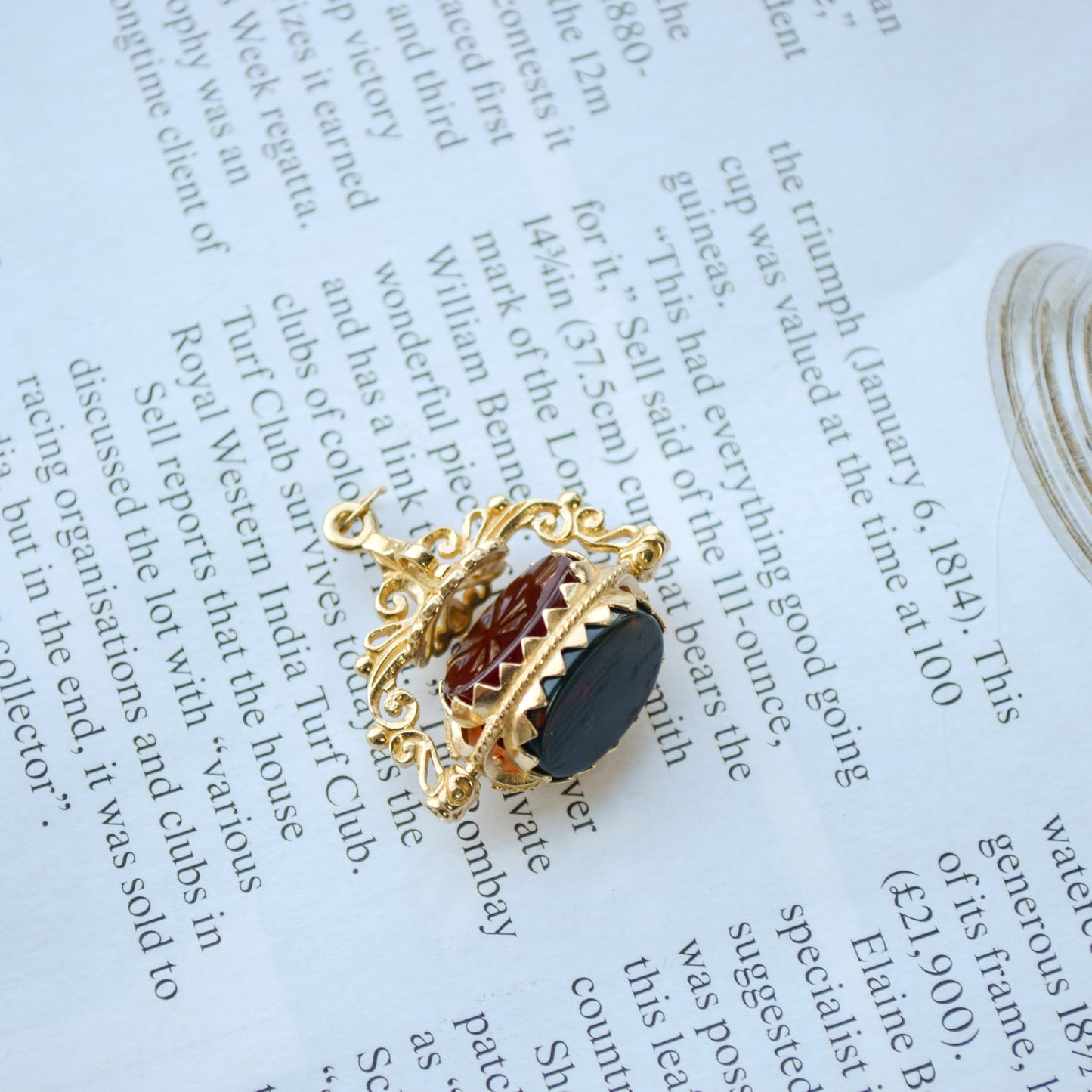 Medium 9ct gold fob