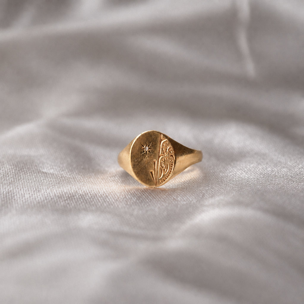 Vintage engraved diamond signet 9ct gold ring