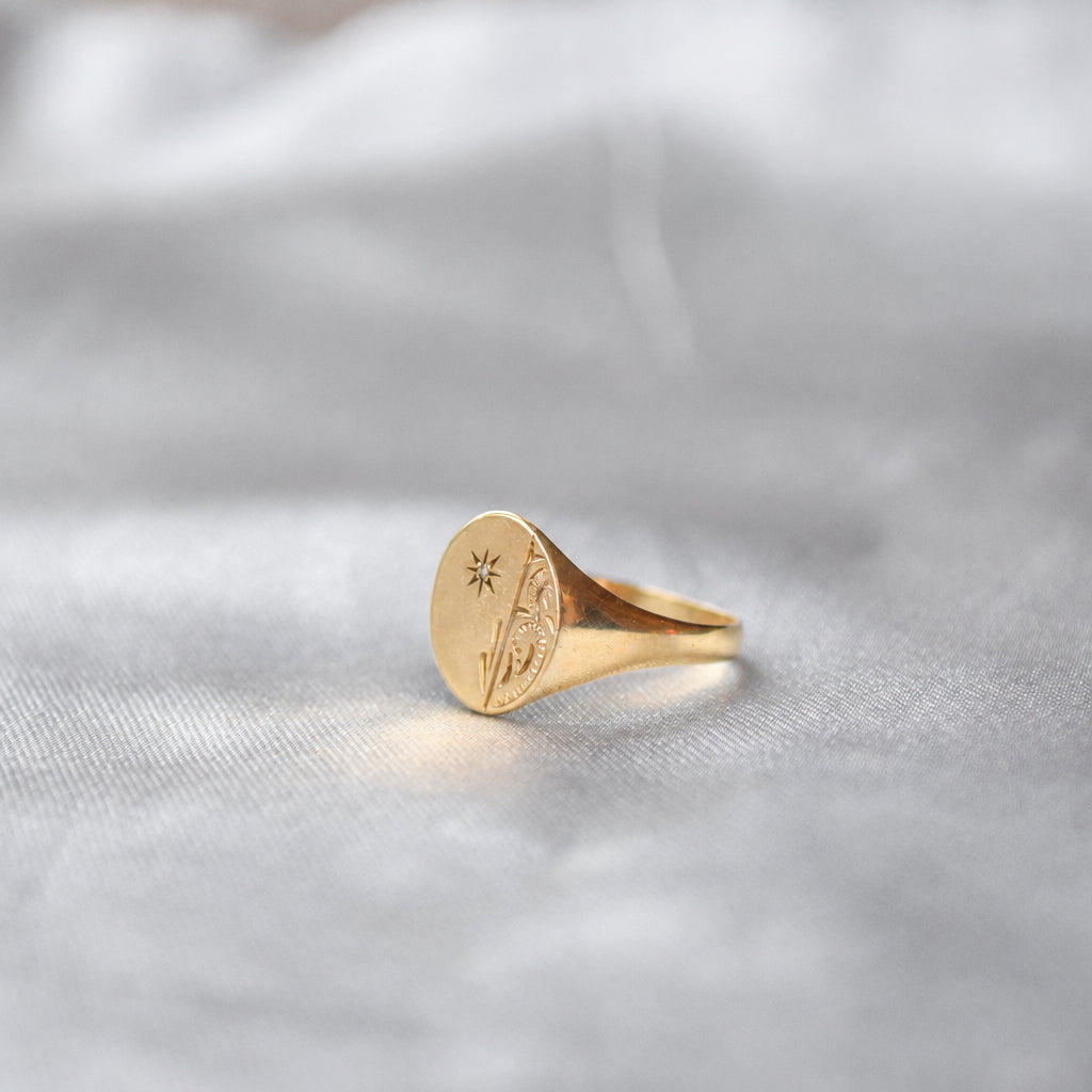 Vintage engraved diamond signet 9ct gold ring