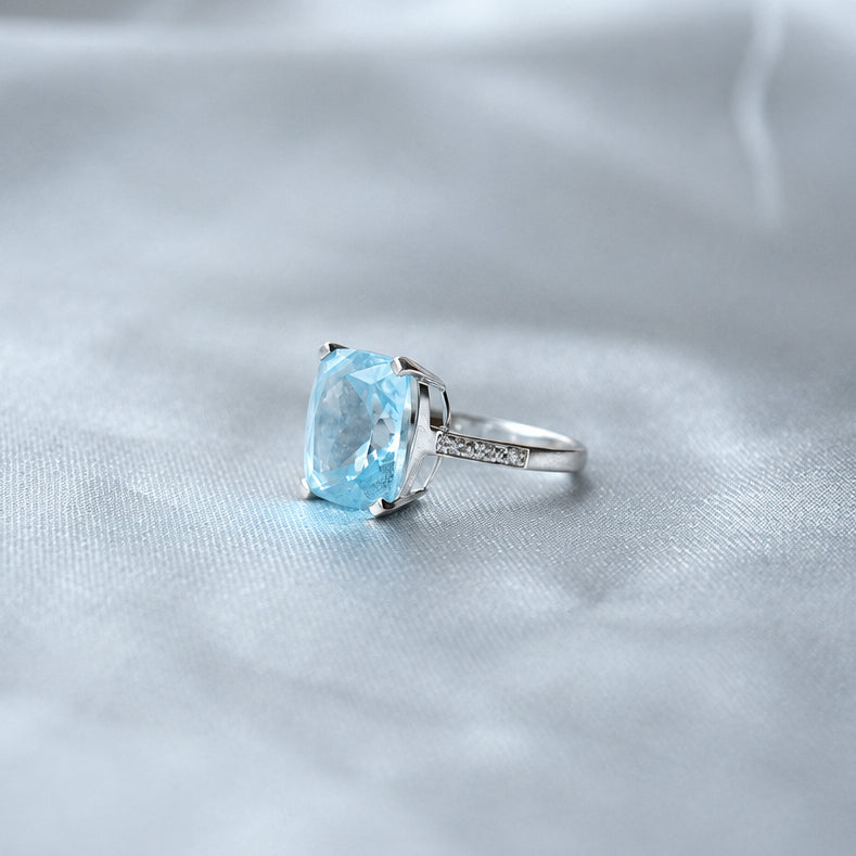 Topaz & diamond cocktail 9ct white gold ring