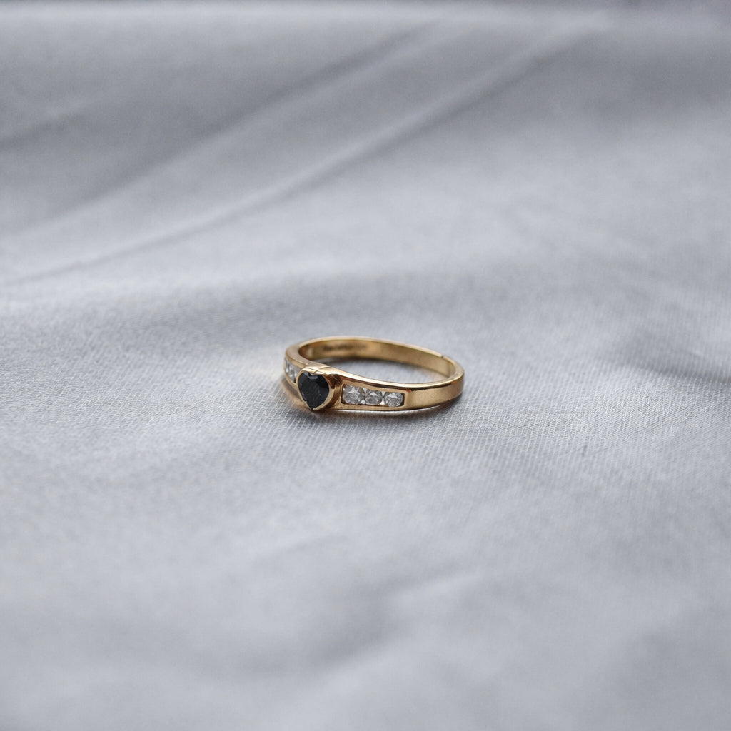 Sapphire love heart 9ct gold ring