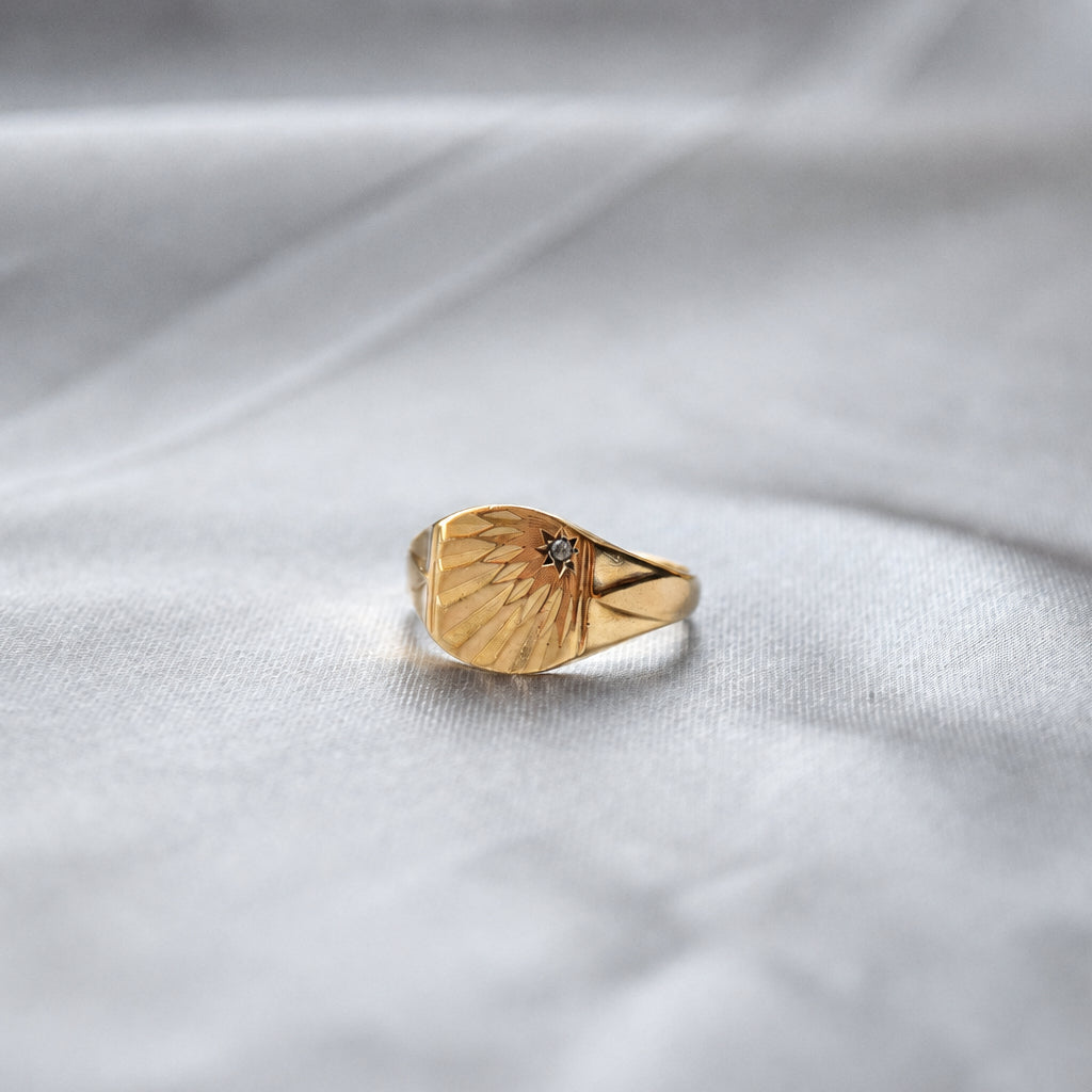 Engraved geometric style signet 9ct gold ring