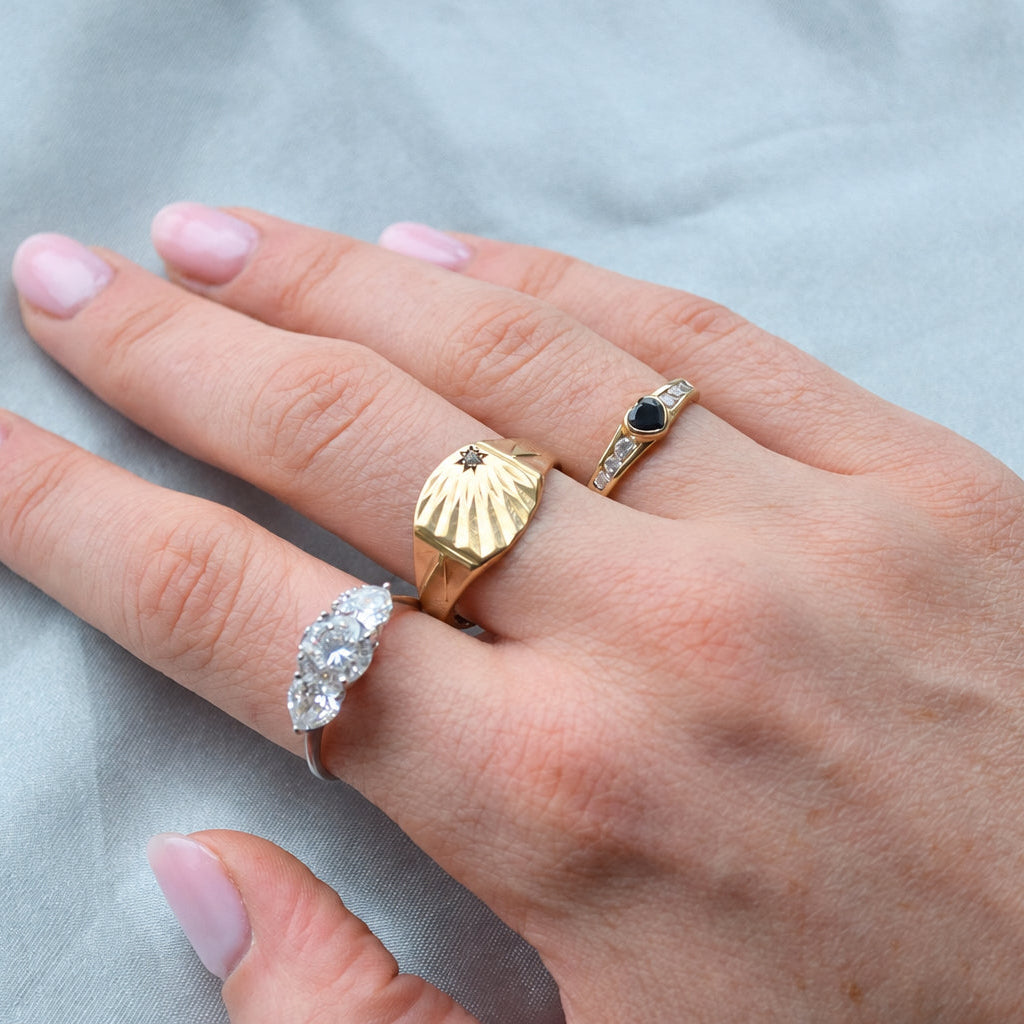 Engraved geometric style signet 9ct gold ring