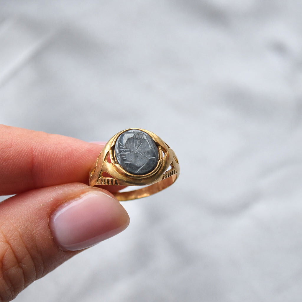 Vintage 9 Carat Yellow Gold Hematite Signet Ring