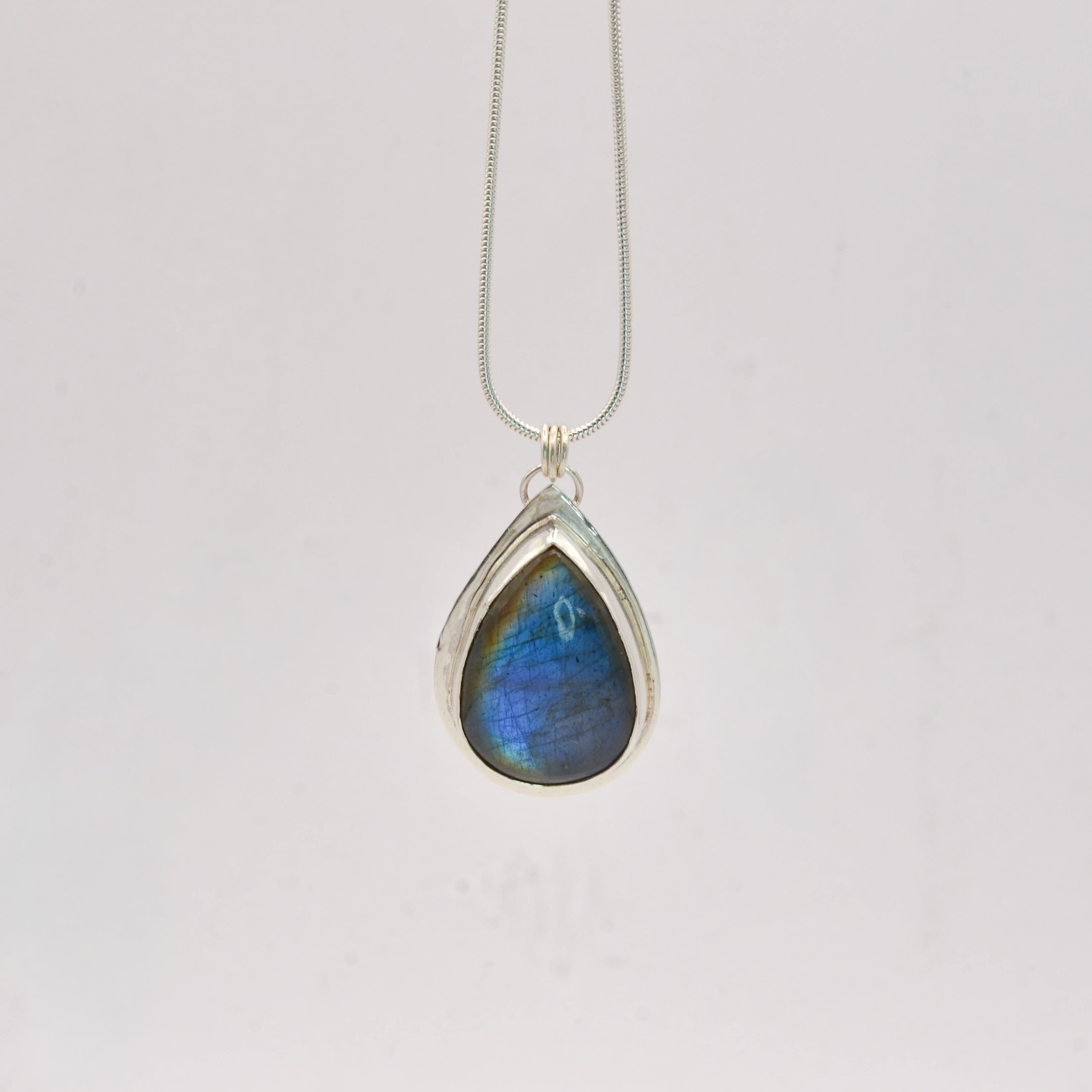 Labradorite pendant necklace